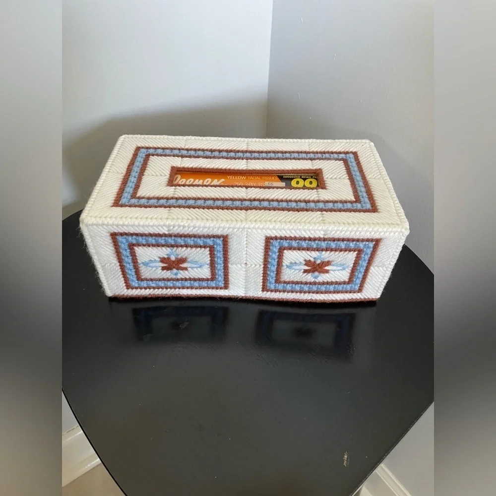 Vintage Kleenex geometric holder